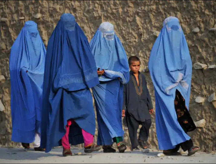 Photo of अफगानिस्तान में तालिबान कैबिनेट का हुआ गठन, महिलाओं को लेकर की बेहूदा बयानबाजी