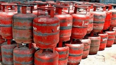 Photo of LPG सिलेंडर की कीमत में फिर हुई बढ़ोतरी ,जानिए कितनी हुई अब एक सिलेंडर की कीमत