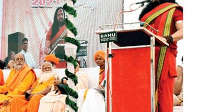 Photo of राष्ट्रपिता महात्मा गांधी के खिलाफ अभद्र भाषा का इस्तेमाल करने वाले संत कालीचरण महाराज के खिलाफ केस किया गया दर्ज