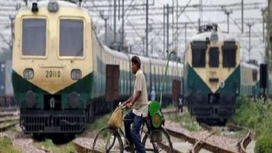 Photo of रेलवे ने आज 445 ट्रेनों को किया कैंसिल, घर से पहले चेक करके निकलें