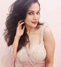 Photo of इस गंभीर बीमारी से जूझ रही बॉलीवुड एक्ट्रेस फ्लोरा सैनी, इंस्टाग्राम पर अपनी टॉपलेस फोटो शेयर कर दी जानकारी…