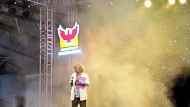 Photo of सर्जरी के बाद सुनील ग्रोवर ने किया लाइव परफॉर्म, इस गेटअप में आए नजर