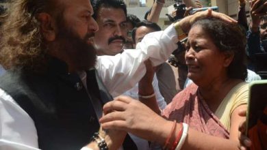 Photo of मुंडका भीषण आग हादसे में 27 लोगों की दर्दनाक मौत, 29 लोग लापता, घायलों का हाल जानने के लिए अस्पताल पहुंचे सांसद हंसराज हंस