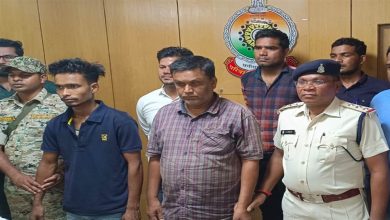 Photo of छत्‍तीसगढ़ के गरियाबंद जिले में पुलिस ने दो हीरा तस्‍करों को किया  गिरफ्तार