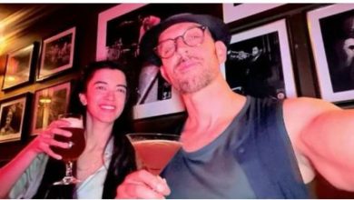 Photo of गर्लफ्रेंड संग क्लब में मस्ती करते दिखे ऋतिक रोशन, एक्स-वाइफ ने दिया ये रिएक्शन