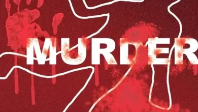 Photo of सिर्फ इस बात पर पति ने पत्नी की गला काटकर कर दी हत्या￼