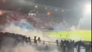 Photo of इंडोनेशिया में फुटबॉल मैच के बाद हिंसा भड़की, भगदड़ में 129 लोग मारे गए