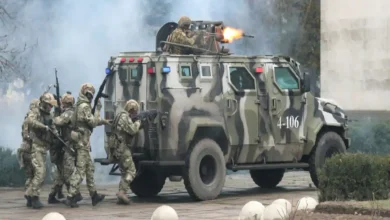 Photo of राष्ट्रपति वलोडिमिर जेलेंस्की के मुताबिक, यूक्रेनी सैनिकों और आम लोगों की निकल रही लगातार लाशें ￼