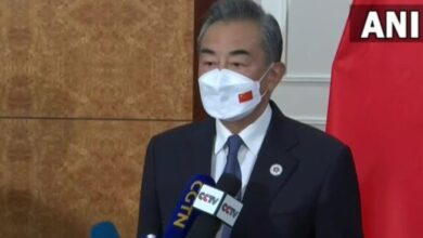 Photo of चीन के विदेश मंत्री वांग यी ने कहा कि हम भारत के साथ..