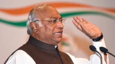 Photo of बीजेपी ने मल्लिकार्जुन खड़गे की टिप्पणी पर कांग्रेस से की माफी की मांग…