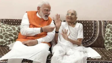 Photo of प्रधानमंत्री मोदी की मां हीराबेन के श्रद्धांजलि सभा का आयोजन में बड़ी संख्या में जुटे लोग…