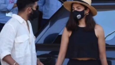 Photo of मुंबई एयरपोर्ट पर स्पॉट हुए विराट कोहली और अनुष्का शर्मा, पढ़े पूरी ख़बर