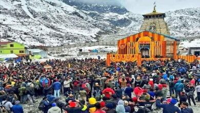 Photo of केदारनाथ धाम के कपाट खोल दिए गए तो इस मौके पर श्रद्धालुओं ने जमकर ढोल नगाड़े बजाए..
