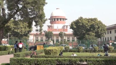 Photo of सुप्रीम कोर्ट ने केंद्र सरकार को विद्यालयों में पढ़ने वाली लड़कियों के लिए मासिक धर्म स्वच्छता के प्रबंधन तैयार करने का दिया निर्देश