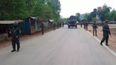 Photo of हिंसा प्रभावित मणिपुर में सुबह कुछ घंटों के लिए कर्फ्यू में दी गयी ढील…