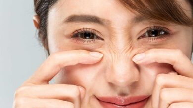 Photo of चेहरे पर डेड स्किन और ब्लैक हेड्स दिख रहे और उन्हें साफ करना है तो घर में ही शहद से बने फेस पैक की मदद से इंस्टेंट ग्लो पाया जा सकता है