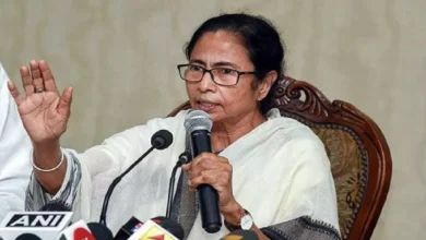 Photo of कर्नाटक के मनोनीत मुख्यमंत्री सिद्धारमैया और उपमुख्यमंत्री डीके शिवकुमार के शपथग्रहण समारोह में बंगाल की सीएम ममता बनर्जी ने बनाई दूरी