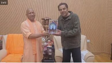 Photo of फिल्म स्टार धर्मेंद्र के साथ बेहद खुश नजर आए मुख्यमंत्री योगी…