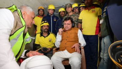 Photo of CM पुष्कर सिंह धामी एवं केंद्रीय मंत्री वीके सिंह ने अंदर फंसे मजदूरों से की बात..