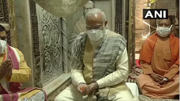 Photo of बाबा के वीवीआईपी भक्त:सीएम योगी ने 108 बार तो पीएम ने किए तीन बार दर्शन…
