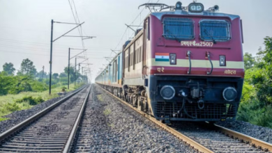 Photo of अब रेलवे स्टेशनों पर यूटीएस और क्यूआर कोड स्कैन कर बनवाएं टिकट!