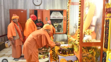 Photo of सीएम योगी ने महायोगी गोरखनाथ को चढ़ाई आस्था की पवित्र खिचड़ी