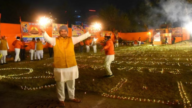 Photo of दिल्ली में फिर मनी दिवाली, सजीं सड़कें और गलियां