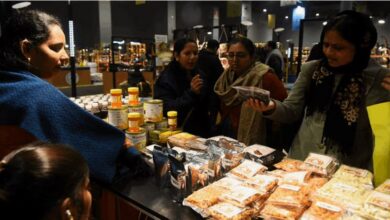 Photo of राष्ट्रीय पहचान दे रहा भारत उत्सव ; ये सामान बन रहे आकर्षण का केंद्र