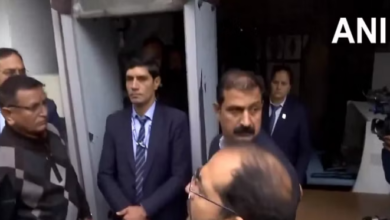 Photo of दिल्ली :केजरीवाल को फिर नोटिस देने उनके घर पहुंची क्राइम ब्रांच की टीम