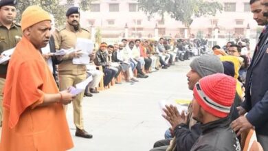 Photo of गोरखपुर: जनता दर्शन में सीएम योगी ने 500 लोगों की समस्याएं सुनी