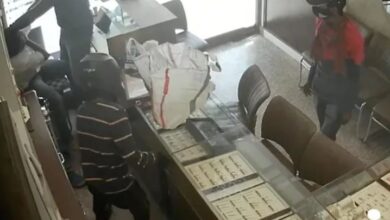 Photo of हैदराबाद की ज्वैलरी शॉप में चाकू की नोक पर लूटपाट…