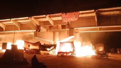 Photo of फर्रुखाबाद : रामनगरिया मेले में लगी भीषण आग, 50 से अधिक झोपड़ियां जलीं