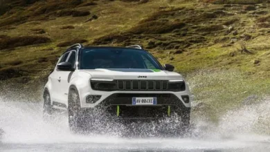 Photo of Jeep Avenger 4xe से उठा पर्दा, AWD सिस्टम के साथ एसयूवी को मिला हाइब्रिड पावरट्रेन