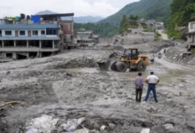 Photo of  नेपाल त्रासदी के बीच टीचर ने कैसे बचाई हजारों बच्चों की जान