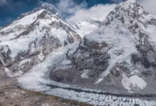 Photo of माउंट एवरेस्ट पर इंसानों के पेशाब से तेजी से पिघल रहा ग्लेशियर