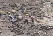 Photo of केदारनाथ पैदल मार्ग बंद: चीरबासा में मलबा-पत्थर आने से रास्ता हुआ अवरुद्ध
