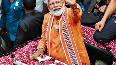 Photo of पीएम मोदी का काशी दौरा: समर्थकों को देख पीएम ने रुकवाई कार